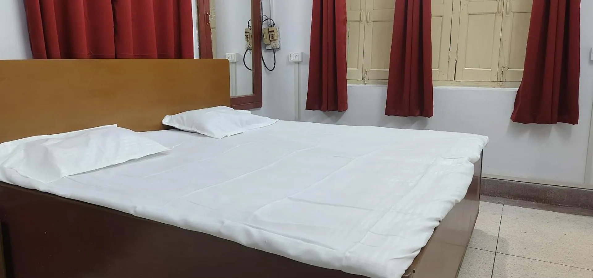 Divine Orchid-A Home Varanasi 0*,
