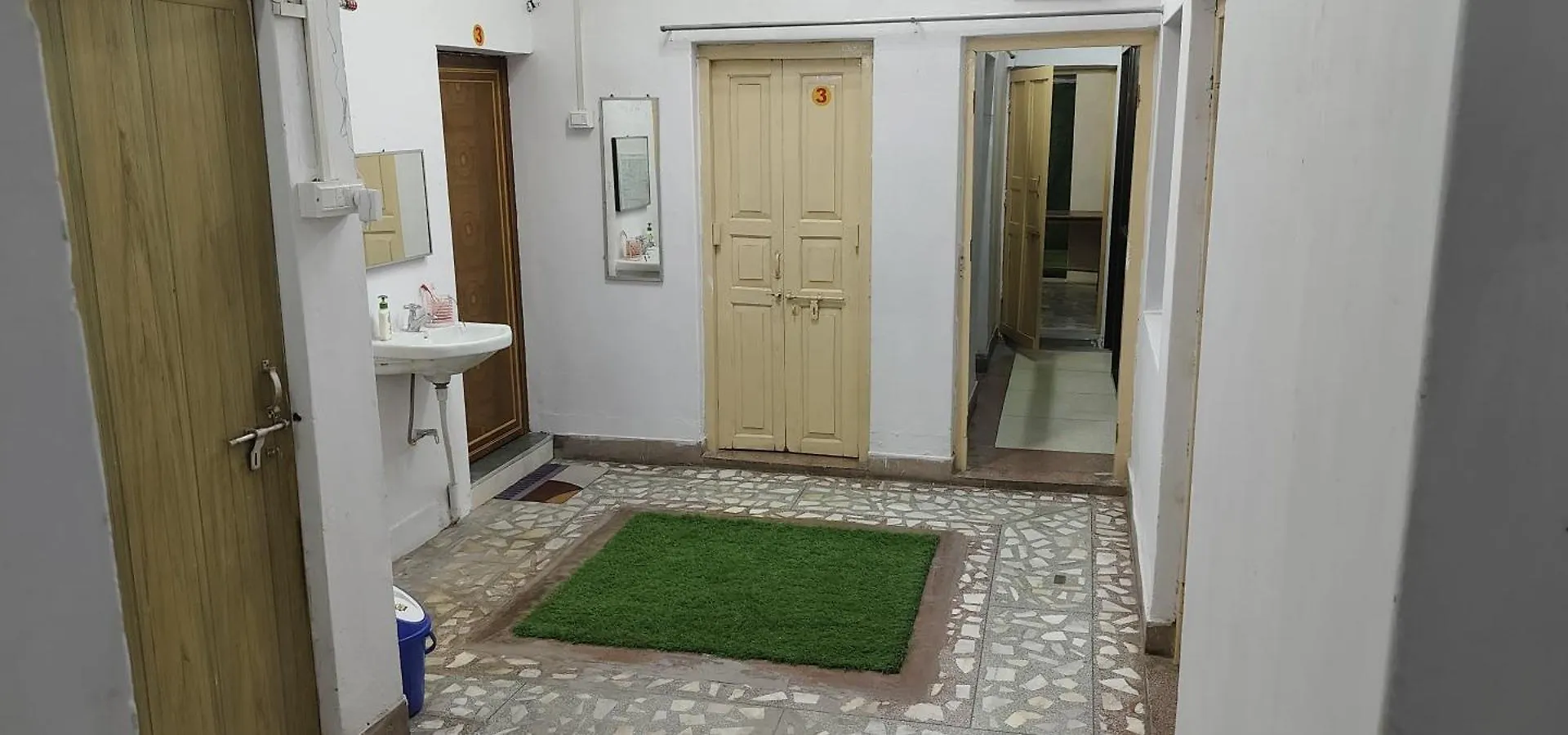 Divine Orchid-A Home Varanasi 0*,